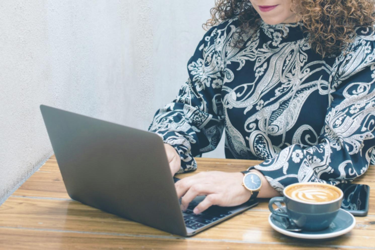 Materiales educativos y guías prácticas de organización financiera