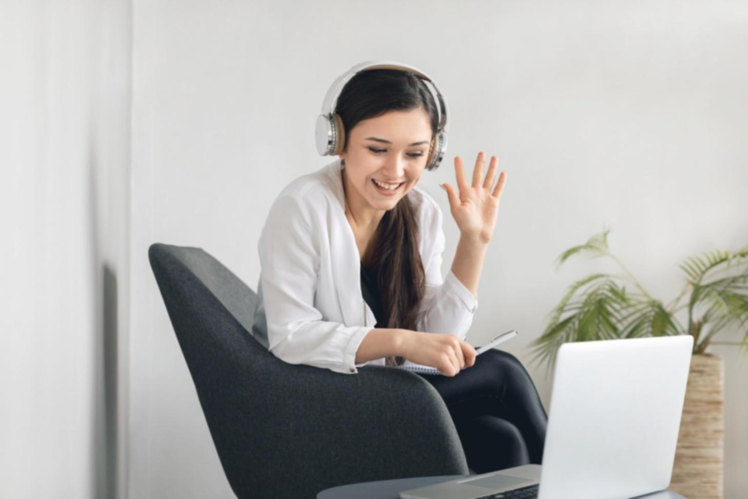 Ambiente de trabajo en las oficinas de carnovexal en Santa Cruz de Tenerife